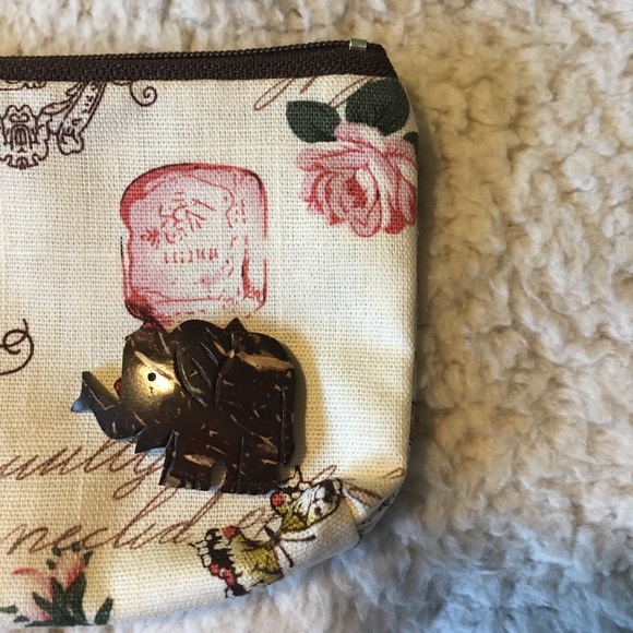 A small coin purse - Picture 2 of 4